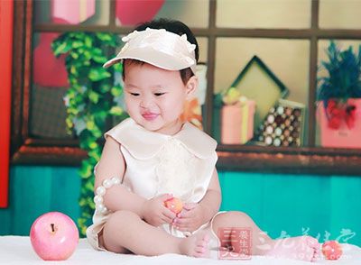 婴儿期很多宝宝以母乳喂养为主 婴儿期很多宝宝以母乳喂养为主