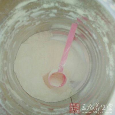 食安法新政分装奶粉遭禁 原装进口奶粉受追捧