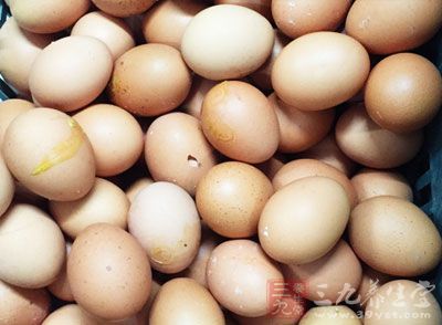 奶类、蛋类和鱼肝油等也有一定含量的维生素E