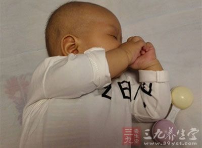 宝宝的睡觉房间好保持适当温度