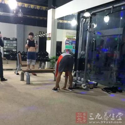 中午休息的时间段可以考虑去健身房锻炼