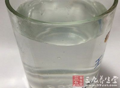 多喝水可以保持粘膜湿润