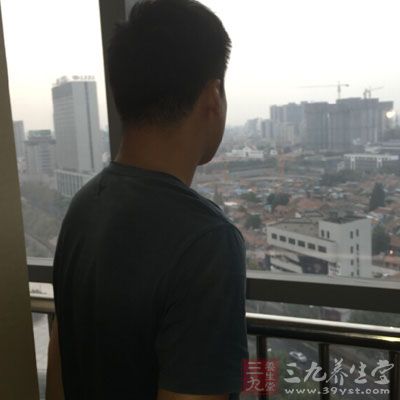 用眼过度产生的眼疲劳,关键是让眼睛好好休息 用眼过度产生的眼疲劳,关键是让眼睛好好休息