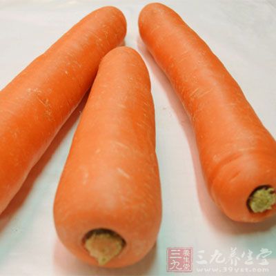 宝宝过多饮用胡萝卜汁可能引起胡萝卜血症