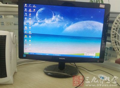 电脑桌上损健康的几大类 电脑桌上损健康的几大类