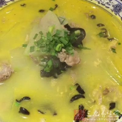 补碘补钙大餐：海带排骨汤