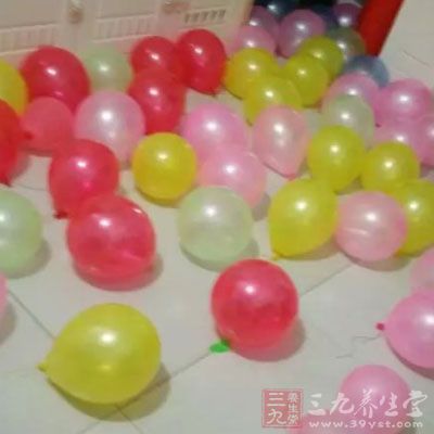 玩具气球一般为橡胶或塑料制品