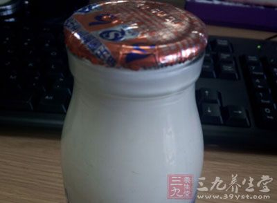 每天一酸奶：酸奶是是一种神奇的美白养颜圣品