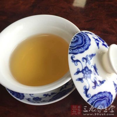 綠茶是近幾年來(lái)為人所津津樂(lè)道的養(yǎng)生飲品