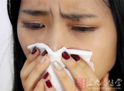 我的丈夫抱怨他老是打嗝而且声音巨大 我的丈夫抱怨他老是打嗝而且声音巨大