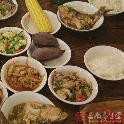 通過(guò)飲食來(lái)緩解某些不適癥