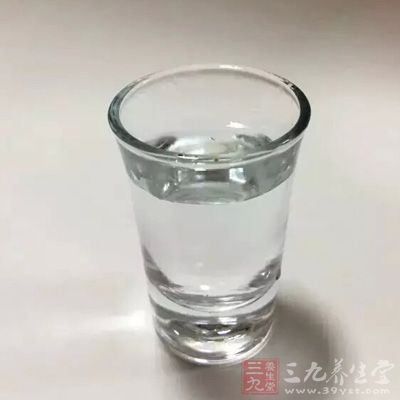 喝水的量較少對(duì)于皮膚也是有傷害的