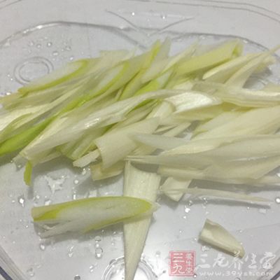 就着葱蒜来吃饭