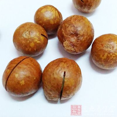 维生素E大多存在于食物中的植物油和绿色蔬菜中