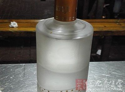 大約一半的車禍與飲酒有關(guān)