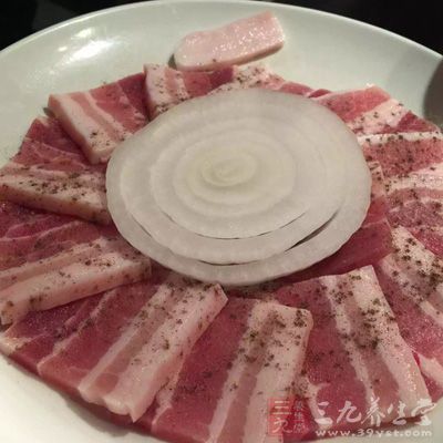 做法：猪瘦肉60克