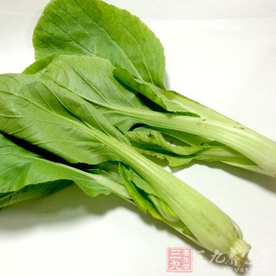 女性生理期要吃含铁的食物，防止缺铁