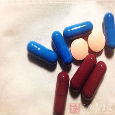 多種藥物治療尤其是抗生素和抗腫瘤藥