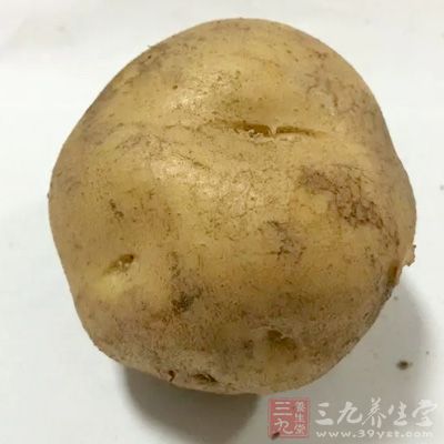 土豆能供給人體大量的熱能。甚至有人說(shuō)，人只靠土豆和全脂牛奶就能維持生命和健康