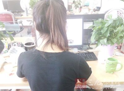 调整显示器的亮度