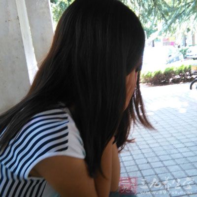 吃过午饭,略做休息后,做个简单的眼部按摩 吃过午饭,略做休息后,做个简单的眼部按摩