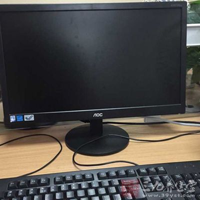 现在绝大多数人在上班的时候都会有自己的一台电脑