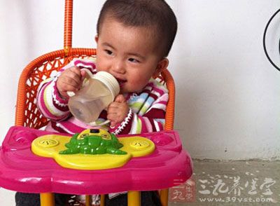 大量的研究还证实，幼年时期营养不良与微量营养素缺乏会导致认识能力下降，热量与蛋白质营养不良的儿童，智商可下降15分，贫血儿童认知测试成绩明显低于正常儿童