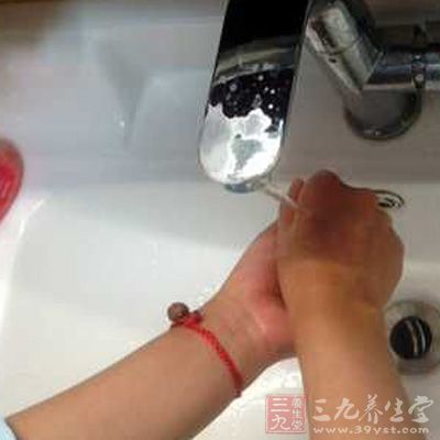 就是经常性地彻底地洗手 就是经常性地彻底地洗手