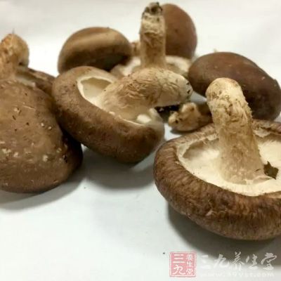 口蘑洗凈切厚片