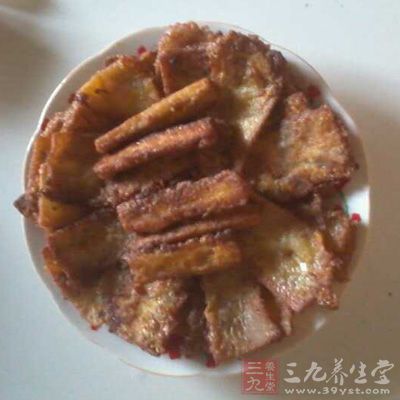 尽量避免油量多的食物，脂肪吃得多，囤积自然就多