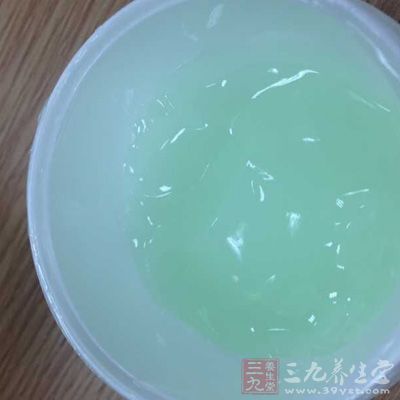 凡是中草药化妆品都安全其实，中草药并非绝对安全可靠