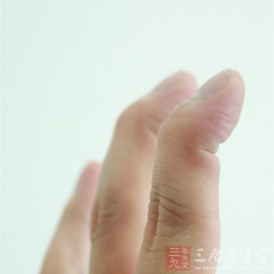 IT白领遭鼠标手偷袭 睡觉时手部疼到醒