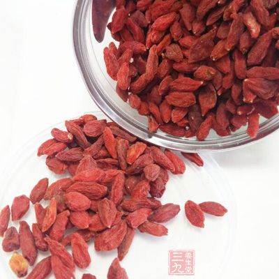 何首乌60g,枸杞子15g,生猪肝200g 何首乌60g,枸杞子15g,生猪肝200g