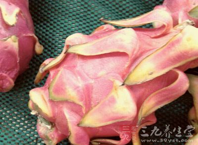 火龙果有预防便秘、促进眼睛保健、增加骨质密度 火龙果有预防便秘、促进眼睛保健、增加骨质密度