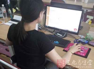 德国医学家近日告诫,人们应当重视这一疾病,否则长期患病则容易对眼睛造成伤害、甚至失明。 德国医学家近日告诫,人们应当重视这一疾病,否则长期患病则容易对眼睛造成伤害、甚至失明。