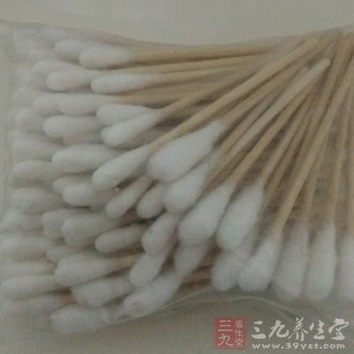 新生儿鼻塞可以用棉签挖吗