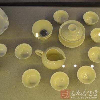 每次喝完茶后，及时清理茶具