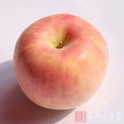 一天吃一个苹果，可使冠心病死亡的危险性下降一半