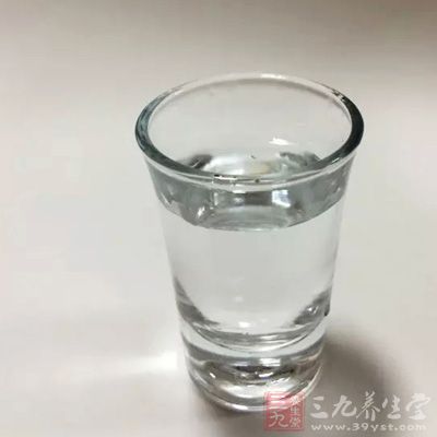 不抽烟、喝酒，勿吃辛辣油炸类食物