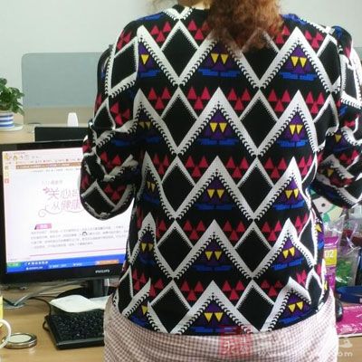 使用电脑每隔一小时应休息5至10分钟