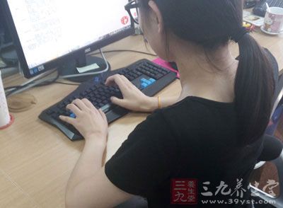 长期使用计算机是否有害眼睛？