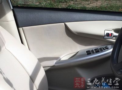 车内干燥 伤及肌肤 车内干燥 伤及肌肤