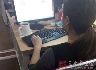 眼科医生建议,要保护心灵之窗,除了平日多吃一些明目的食物外,还可以做做“明目操” 眼科医生建议,要保护心灵之窗,除了平日多吃一些明目的食物外,还可以做做“明目操”