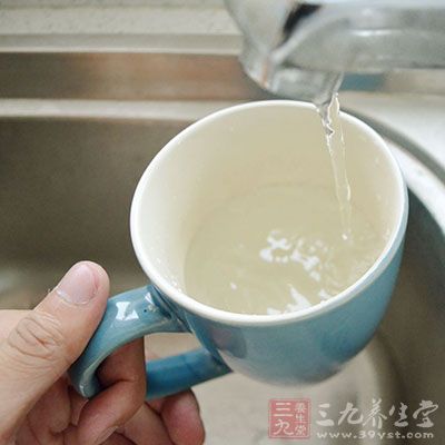 用自來水給空氣加濕易造成環(huán)境污染