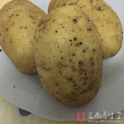 如米饭、土豆及优质蛋白质(如牛排)，还要吃大量的蔬菜