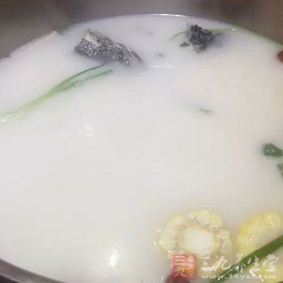 适量喝汤饮水