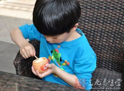 让孩子失去饥饿权