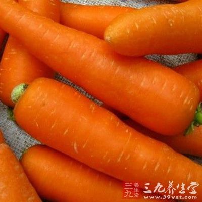 胡萝卜70g，青椒1个