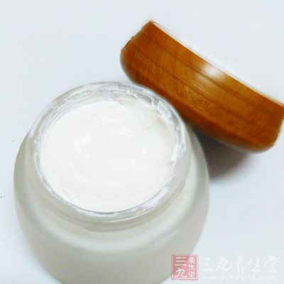 护肤品中的各种营养成分，各有所管、能令肌肤显现出不同的光彩