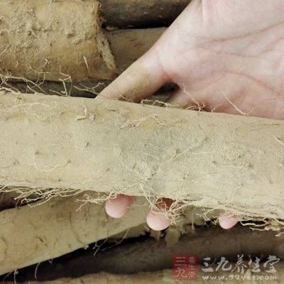 把山药去皮切小块